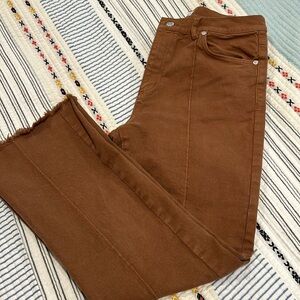 Loft kick crop in Caramel color with raw hem